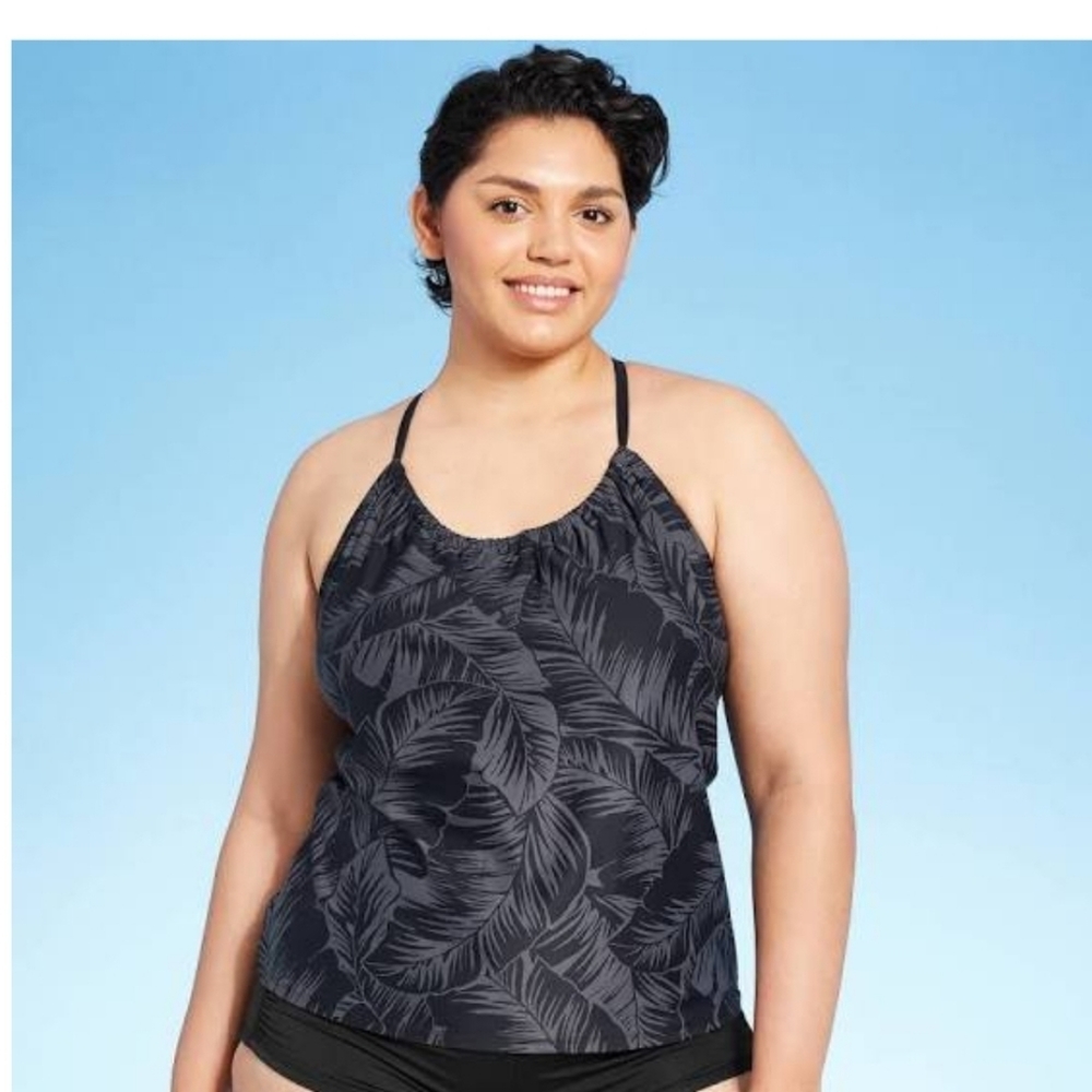 Merona tankini top. Black/gray palms
